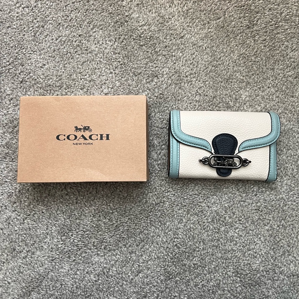 Coach Jade Medium Envelope Wallet - Picture 2 of 7